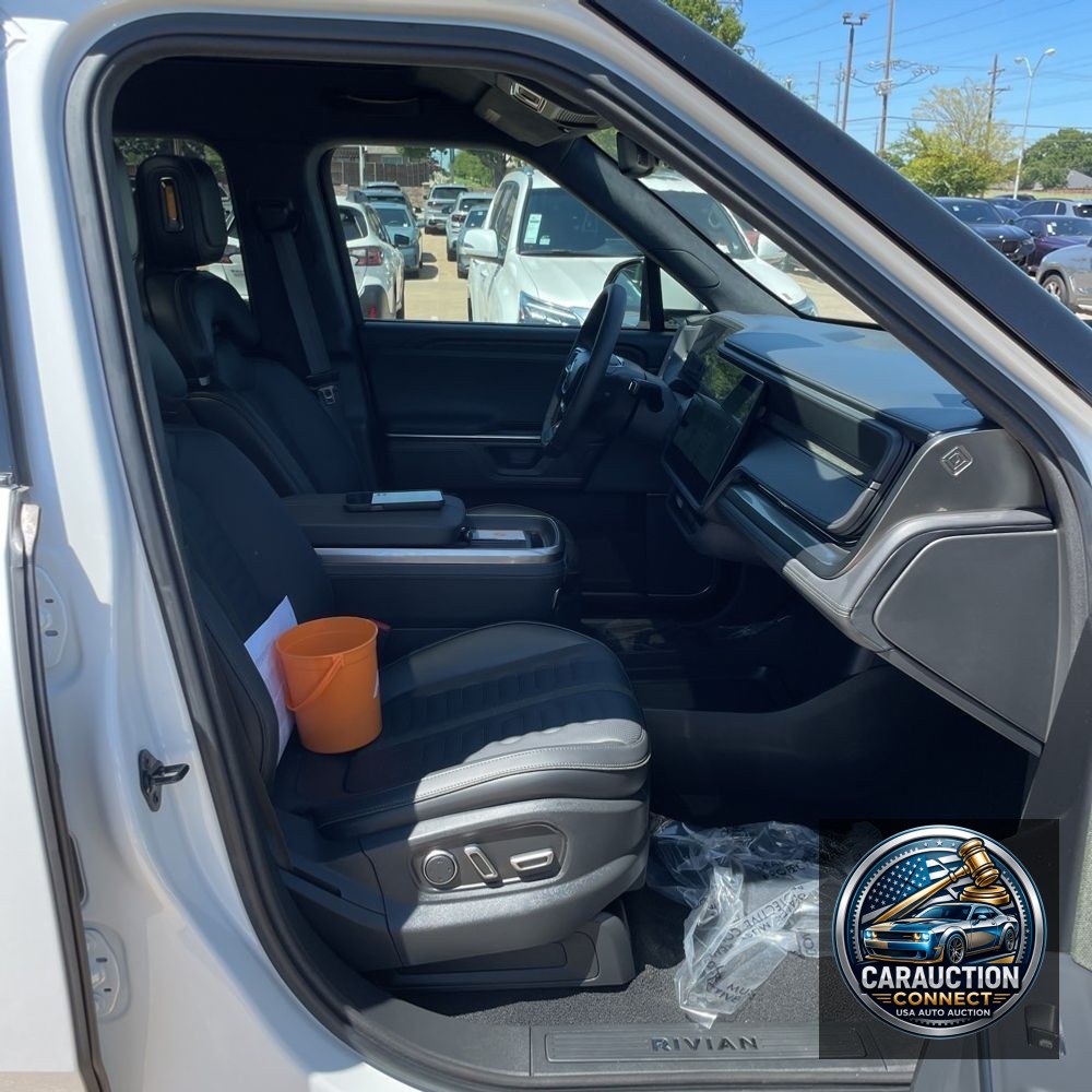 2025 Rivian R1S Adventure Dual-Motor