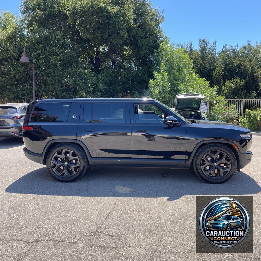 2025 Rivian R1S Adventure Dual-Motor