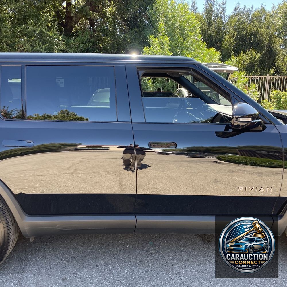 2025 Rivian R1S Adventure Dual-Motor