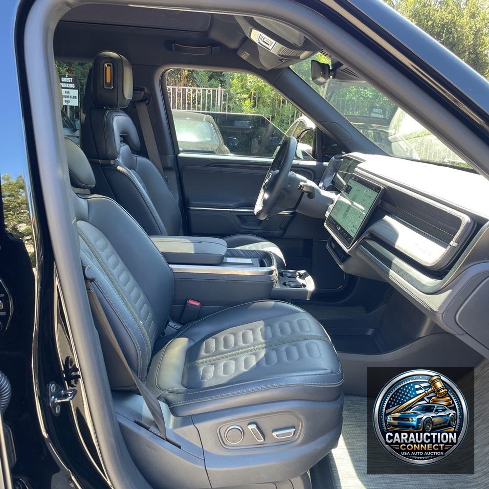 2025 Rivian R1S Adventure Dual-Motor