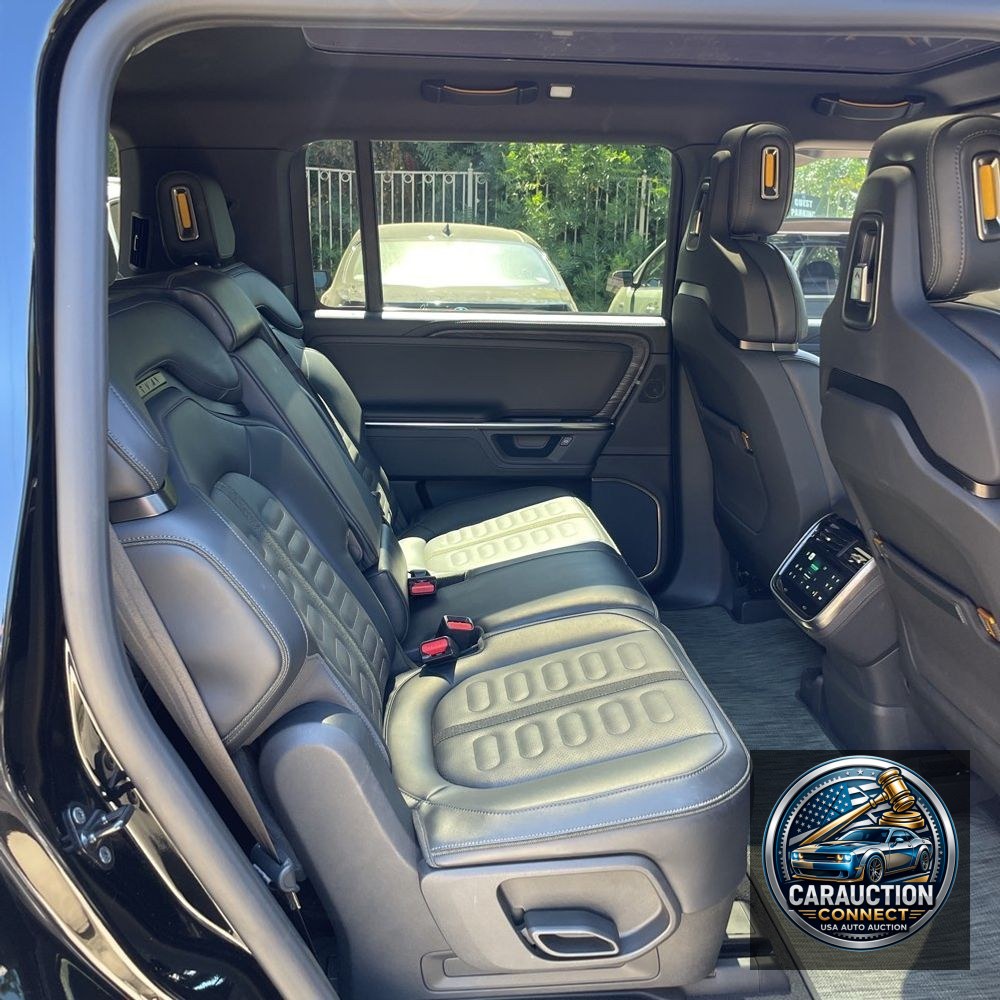 2025 Rivian R1S Adventure Dual-Motor