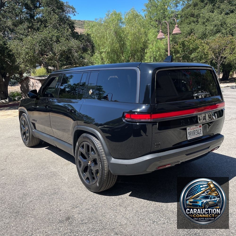 2025 Rivian R1S Adventure Dual-Motor