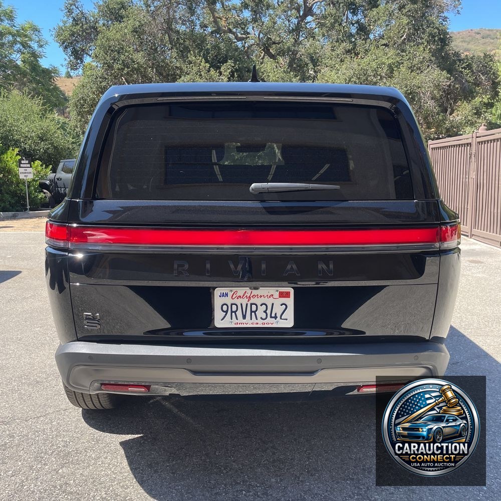 2025 Rivian R1S Adventure Dual-Motor