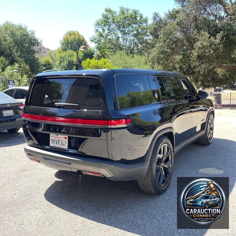 2025 Rivian R1S Adventure Dual-Motor