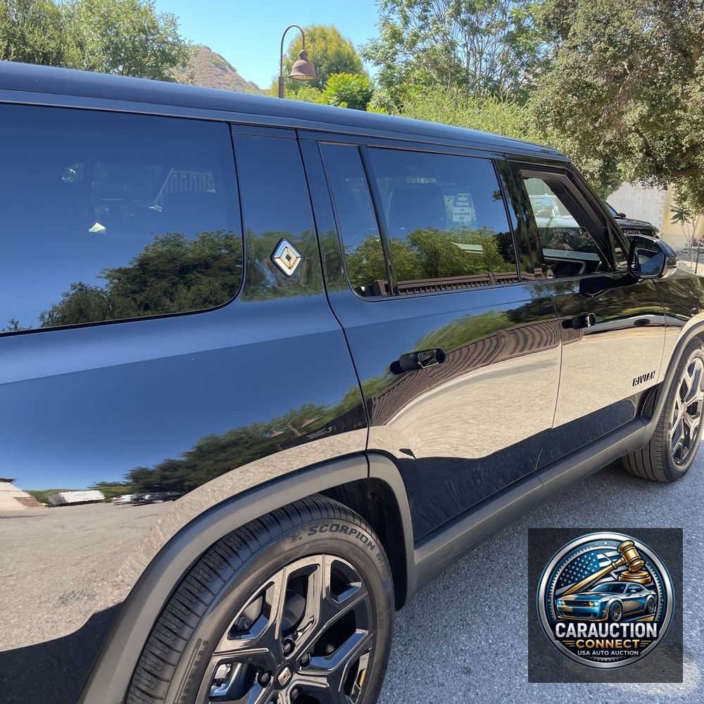 2025 Rivian R1S Adventure Dual-Motor