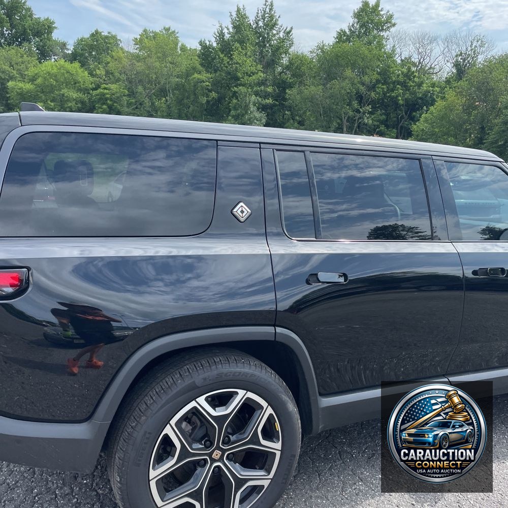 2025 Rivian R1S Adventure Dual-Motor