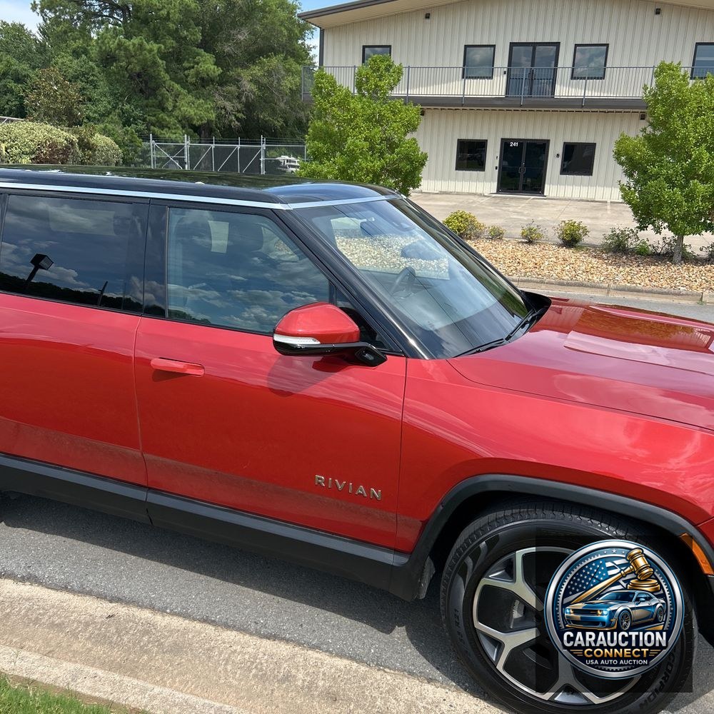 2024 Rivian R1S Adventure Dual-Motor