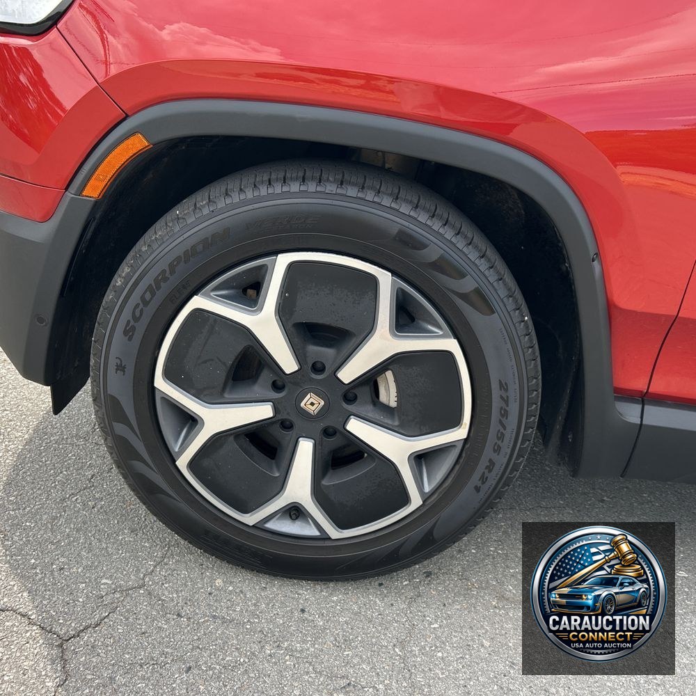 2024 Rivian R1S Adventure Dual-Motor