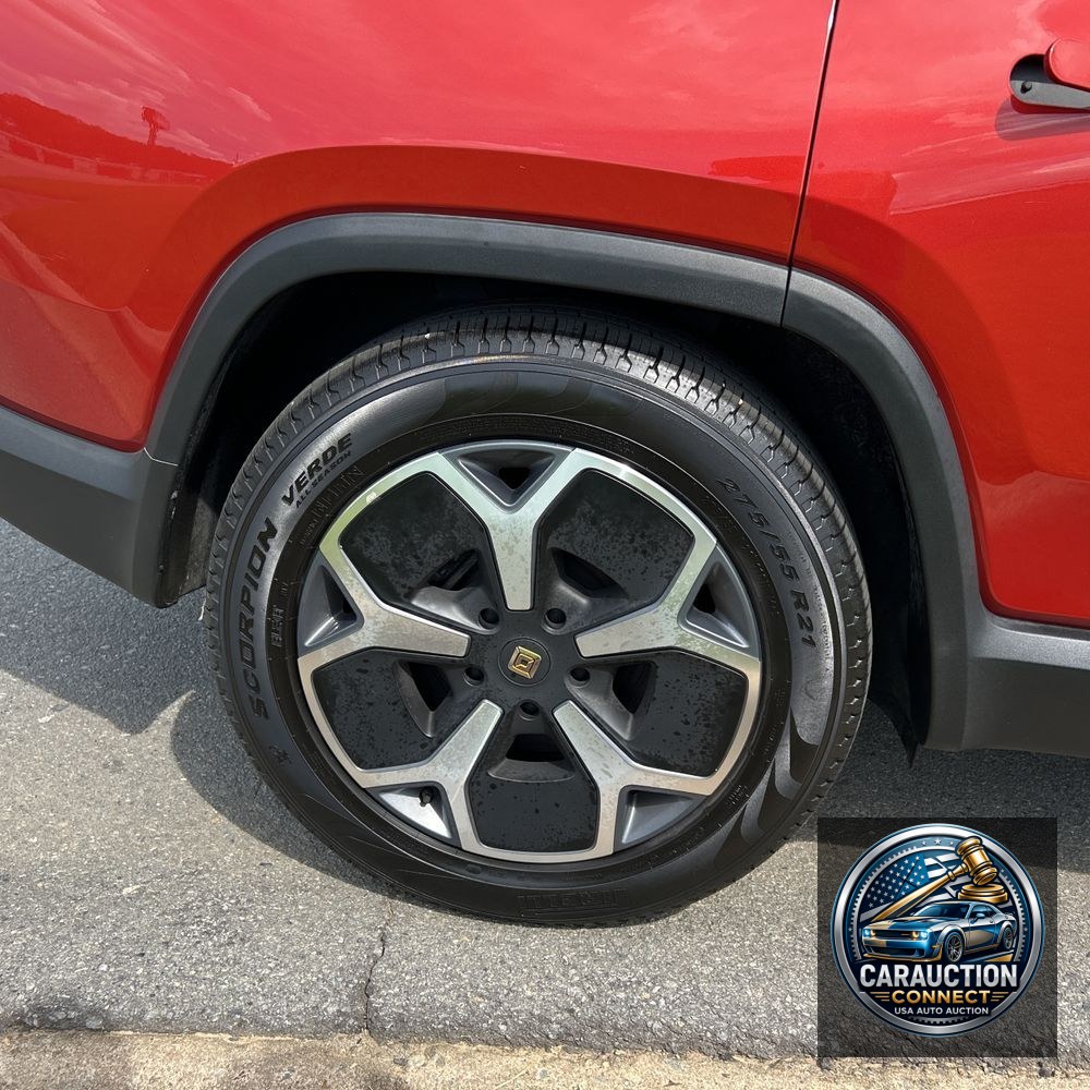 2024 Rivian R1S Adventure Dual-Motor