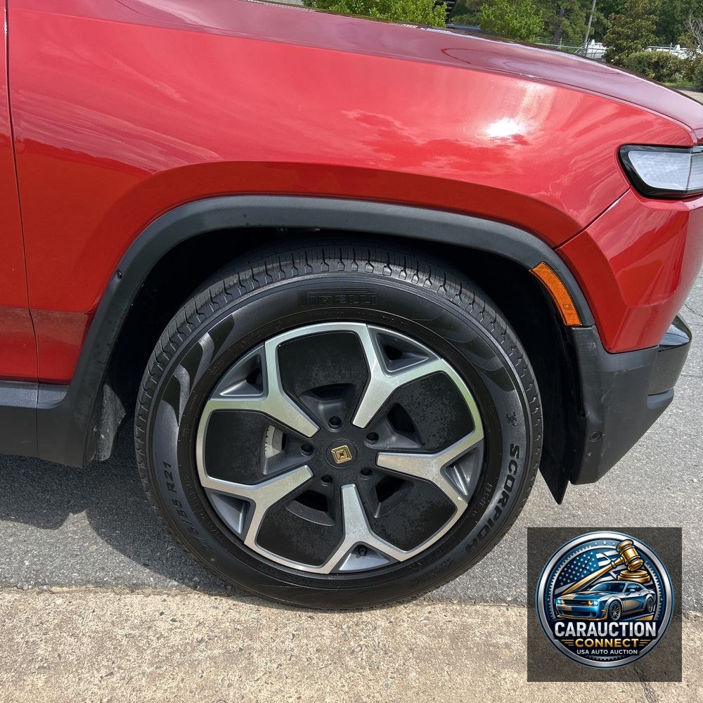 2024 Rivian R1S Adventure Dual-Motor