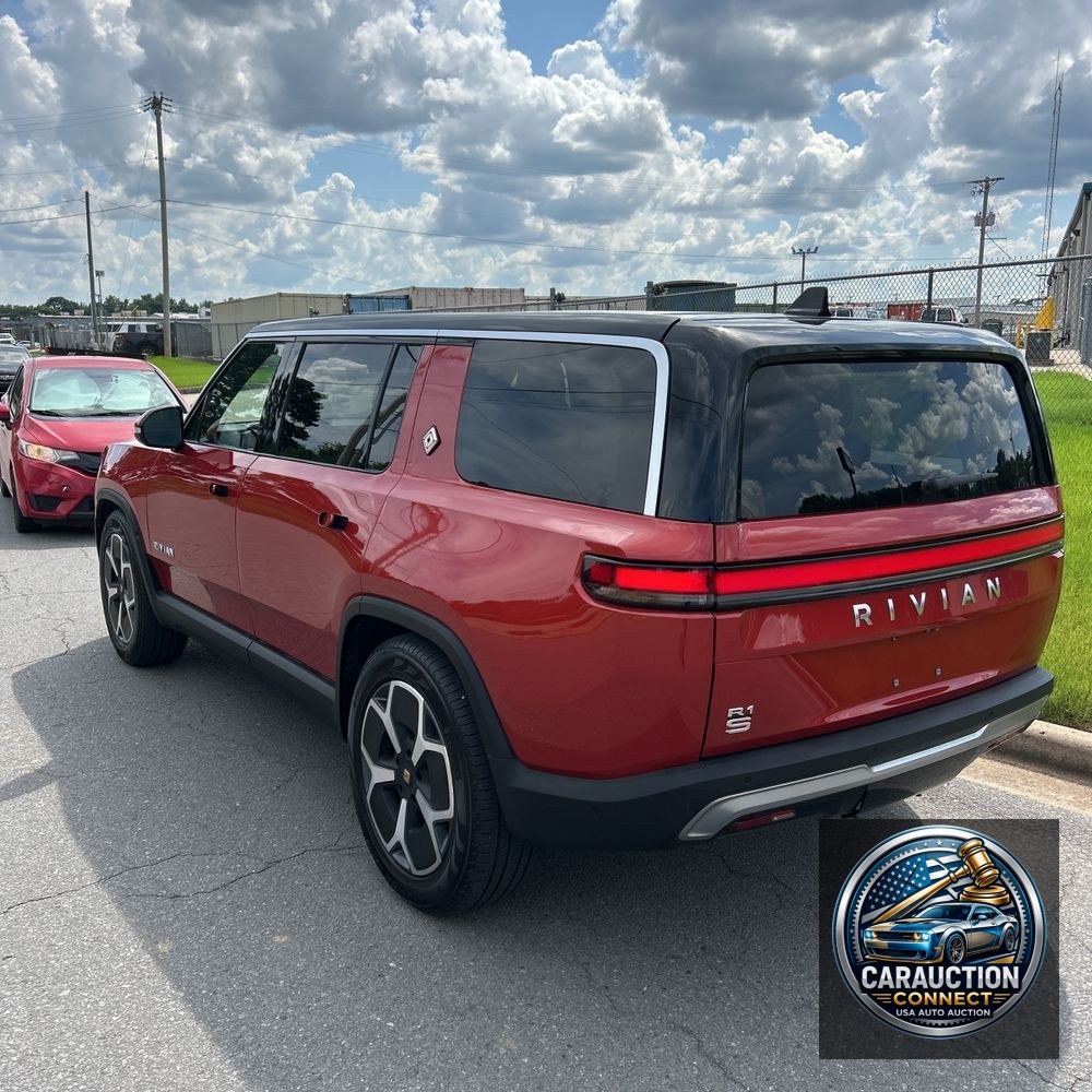 2024 Rivian R1S Adventure Dual-Motor