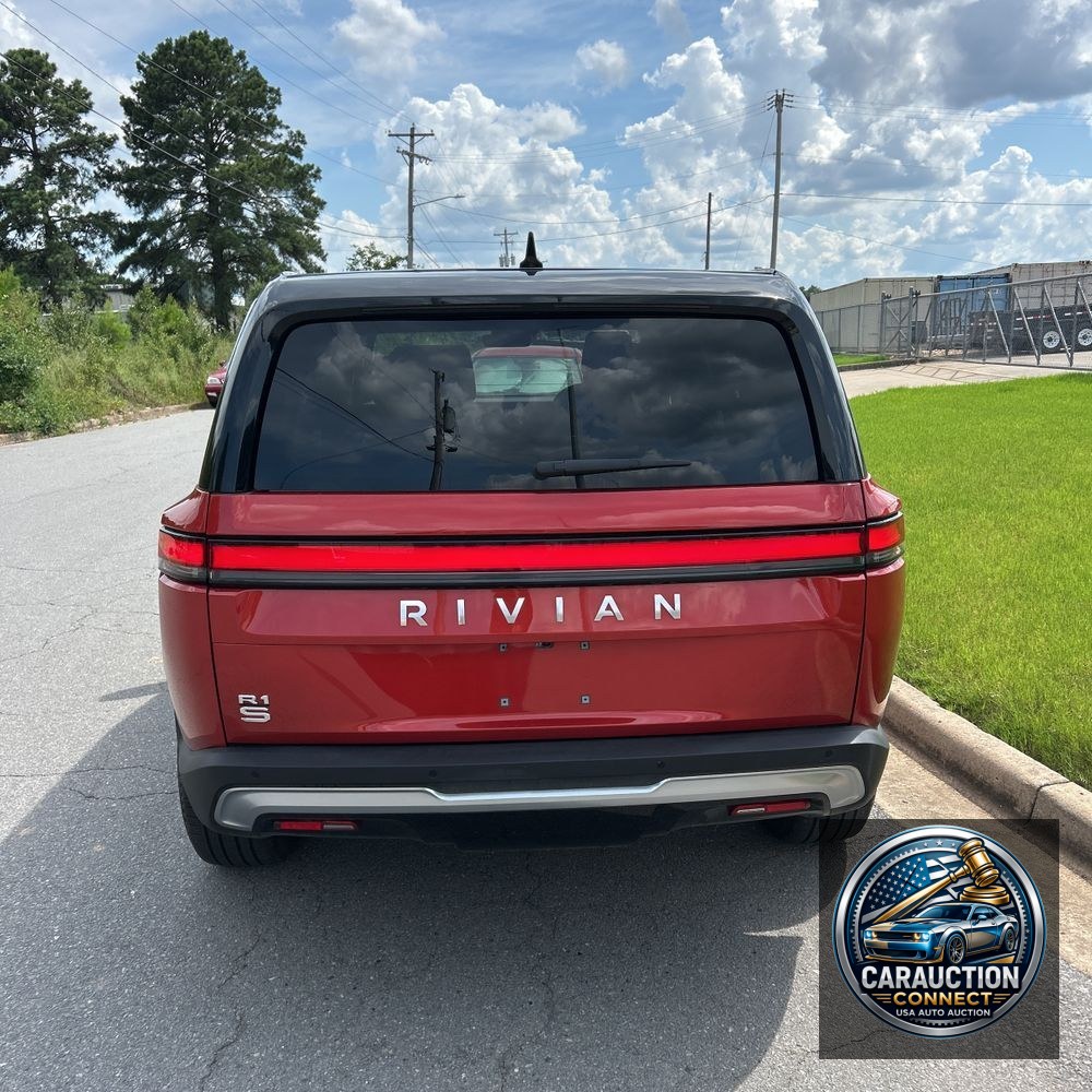 2024 Rivian R1S Adventure Dual-Motor