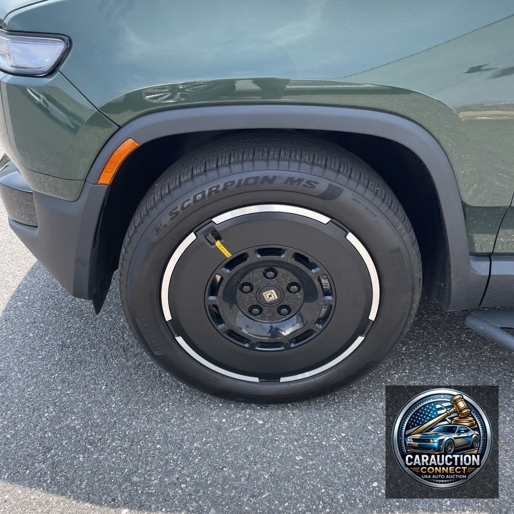 2025 Rivian R1S Adventure Dual-Motor