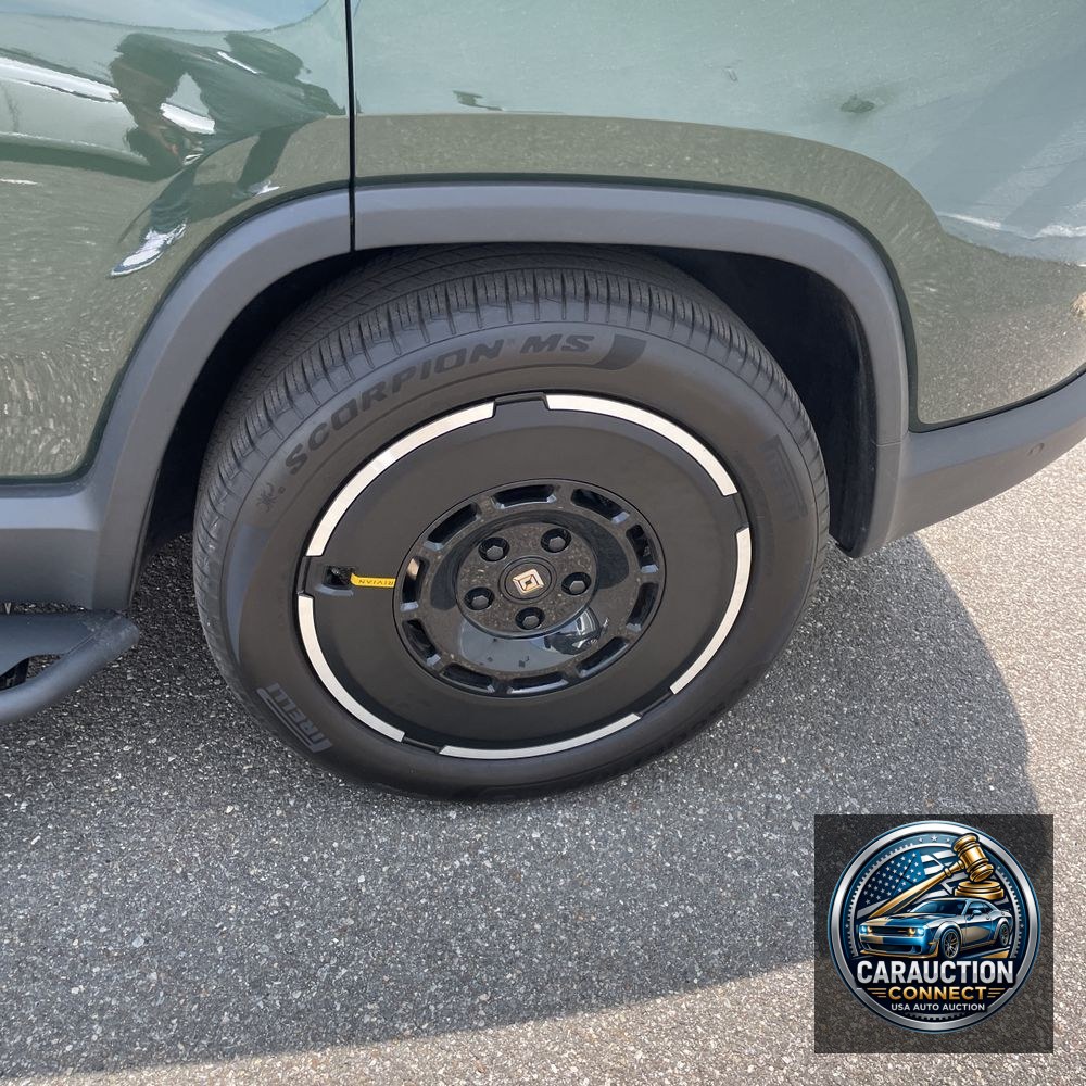 2025 Rivian R1S Adventure Dual-Motor