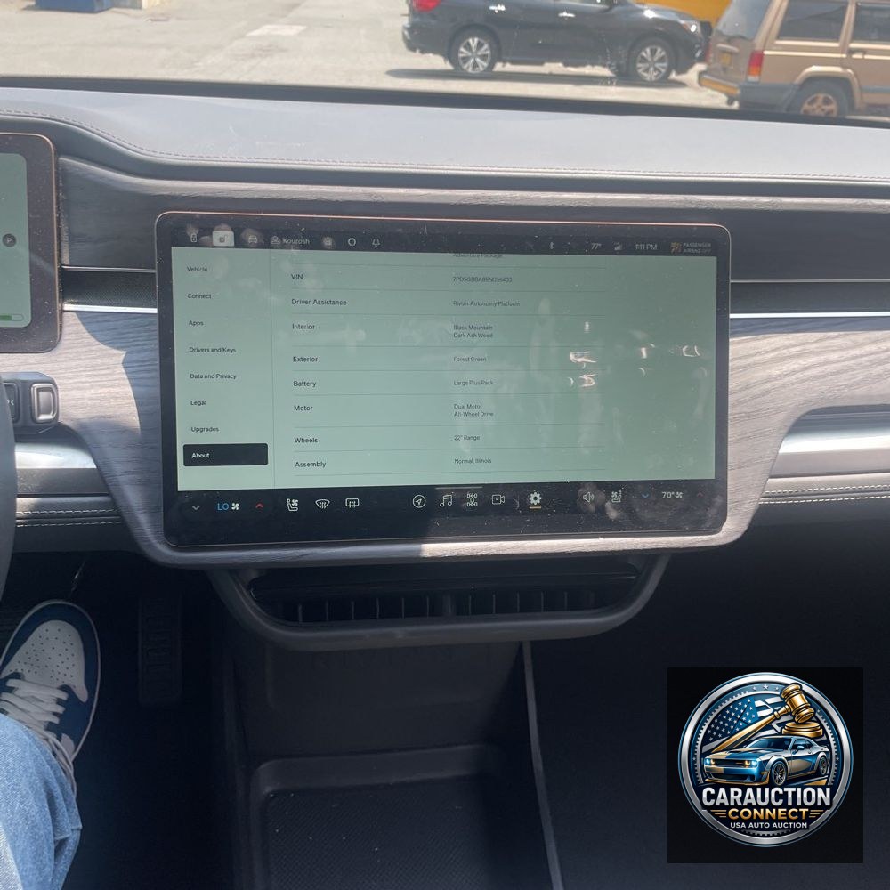 2025 Rivian R1S Adventure Dual-Motor
