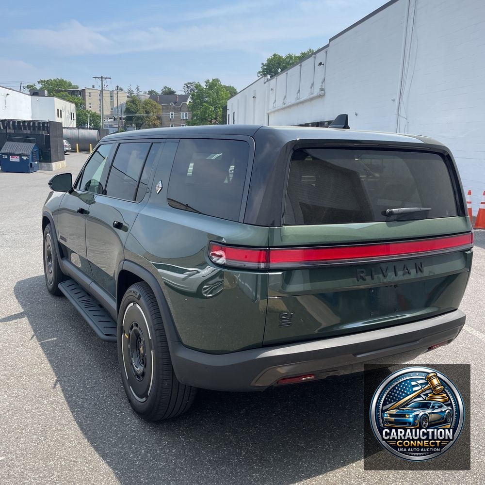2025 Rivian R1S Adventure Dual-Motor