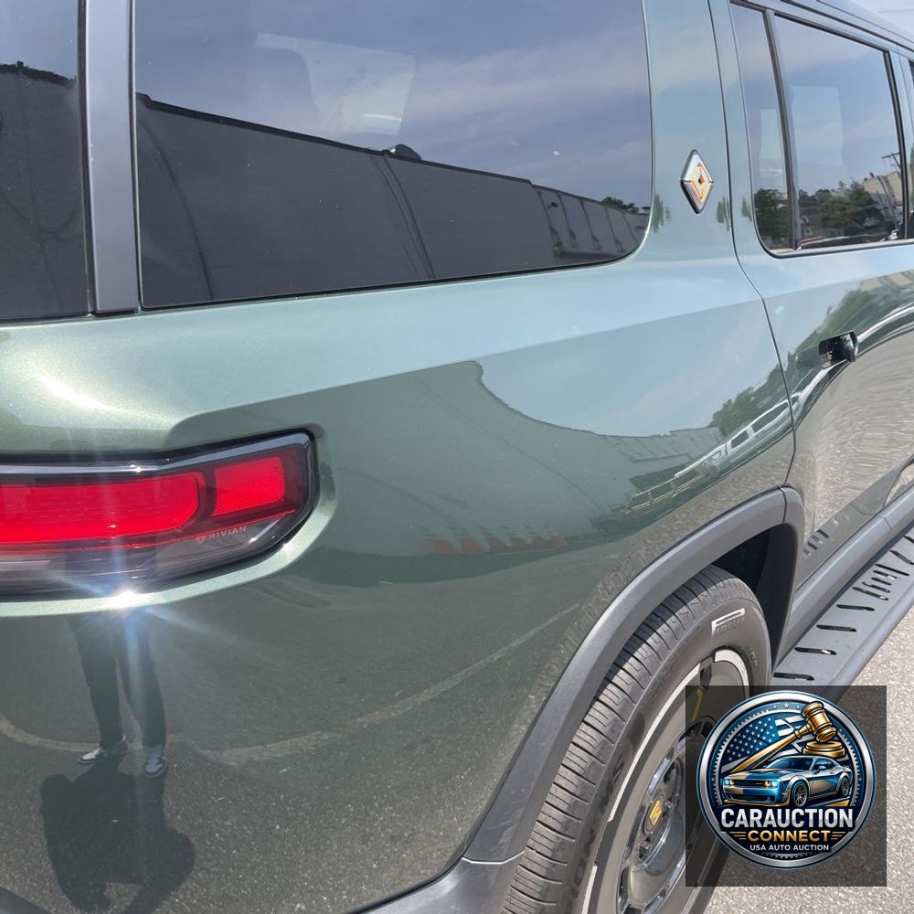 2025 Rivian R1S Adventure Dual-Motor