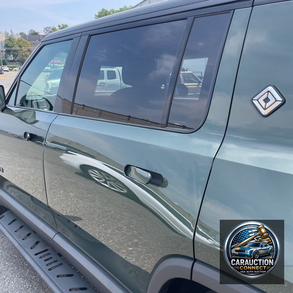 2025 Rivian R1S Adventure Dual-Motor