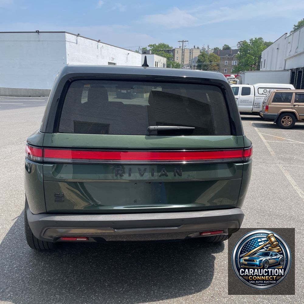 2025 Rivian R1S Adventure Dual-Motor