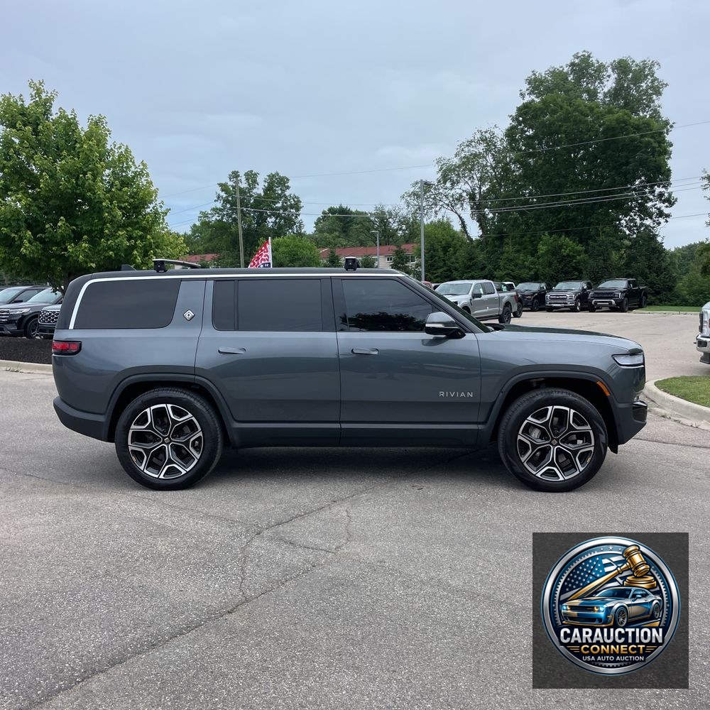 2024 Rivian R1S Adventure Dual-Motor