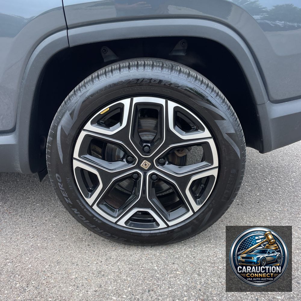 2024 Rivian R1S Adventure Dual-Motor