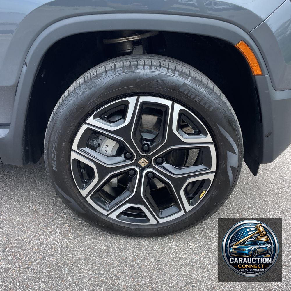 2024 Rivian R1S Adventure Dual-Motor