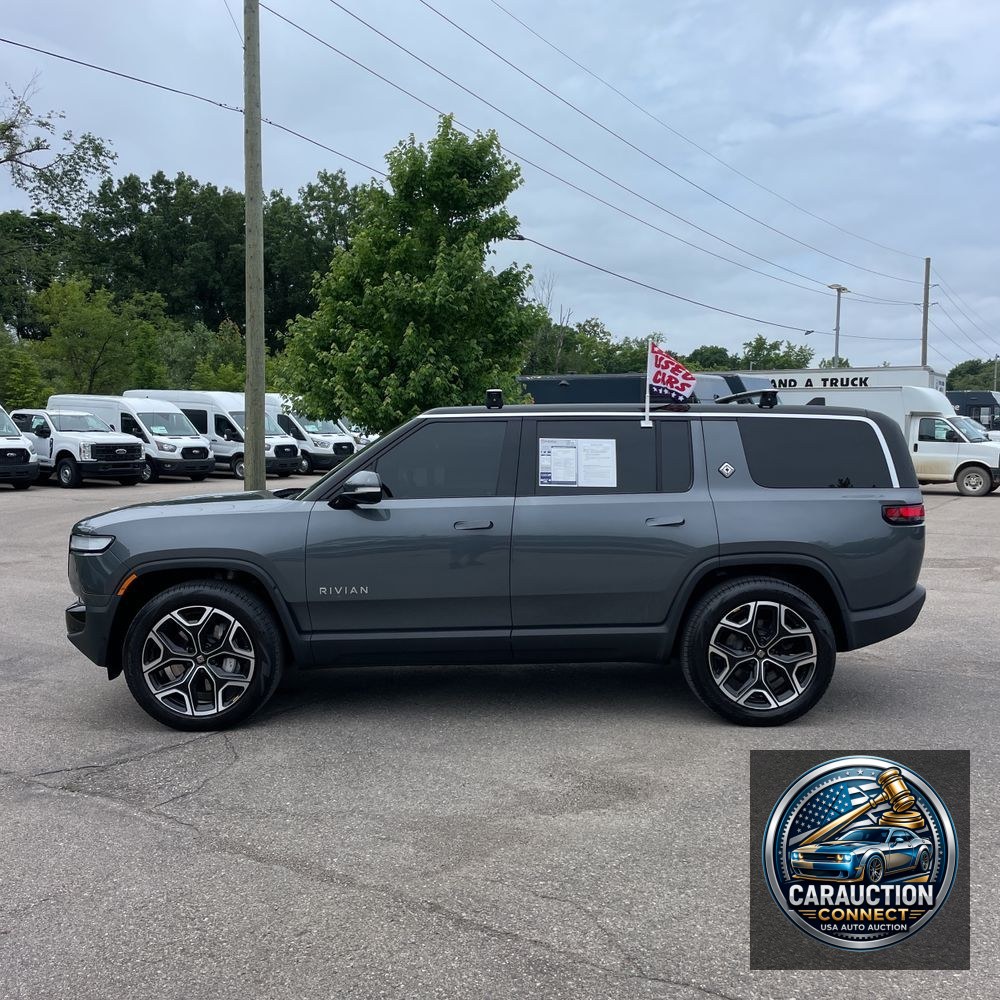 2024 Rivian R1S Adventure Dual-Motor