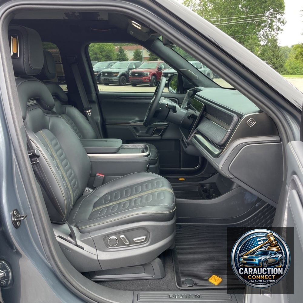 2024 Rivian R1S Adventure Dual-Motor