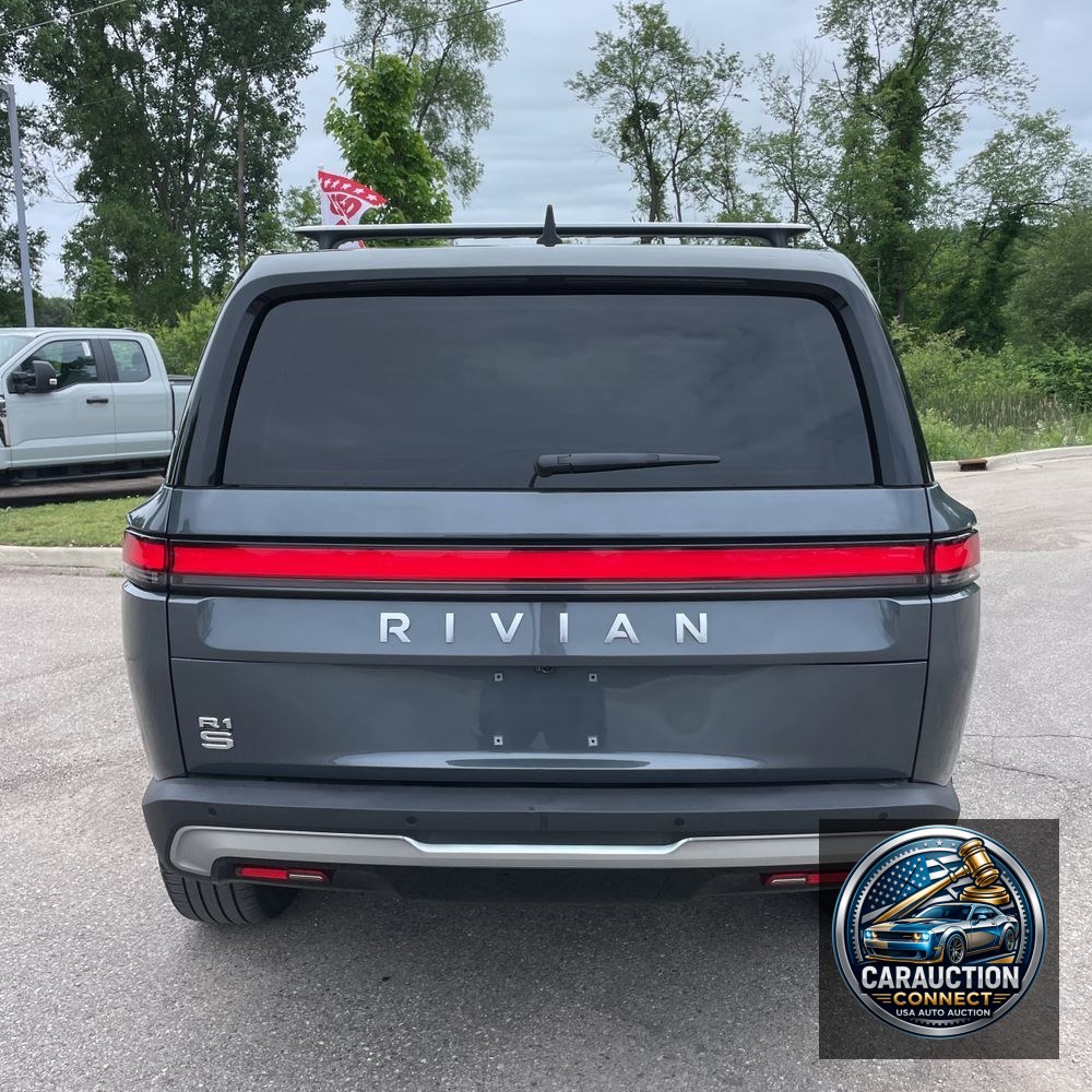 2024 Rivian R1S Adventure Dual-Motor