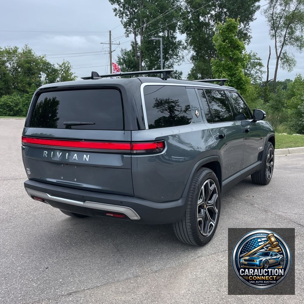 2024 Rivian R1S Adventure Dual-Motor