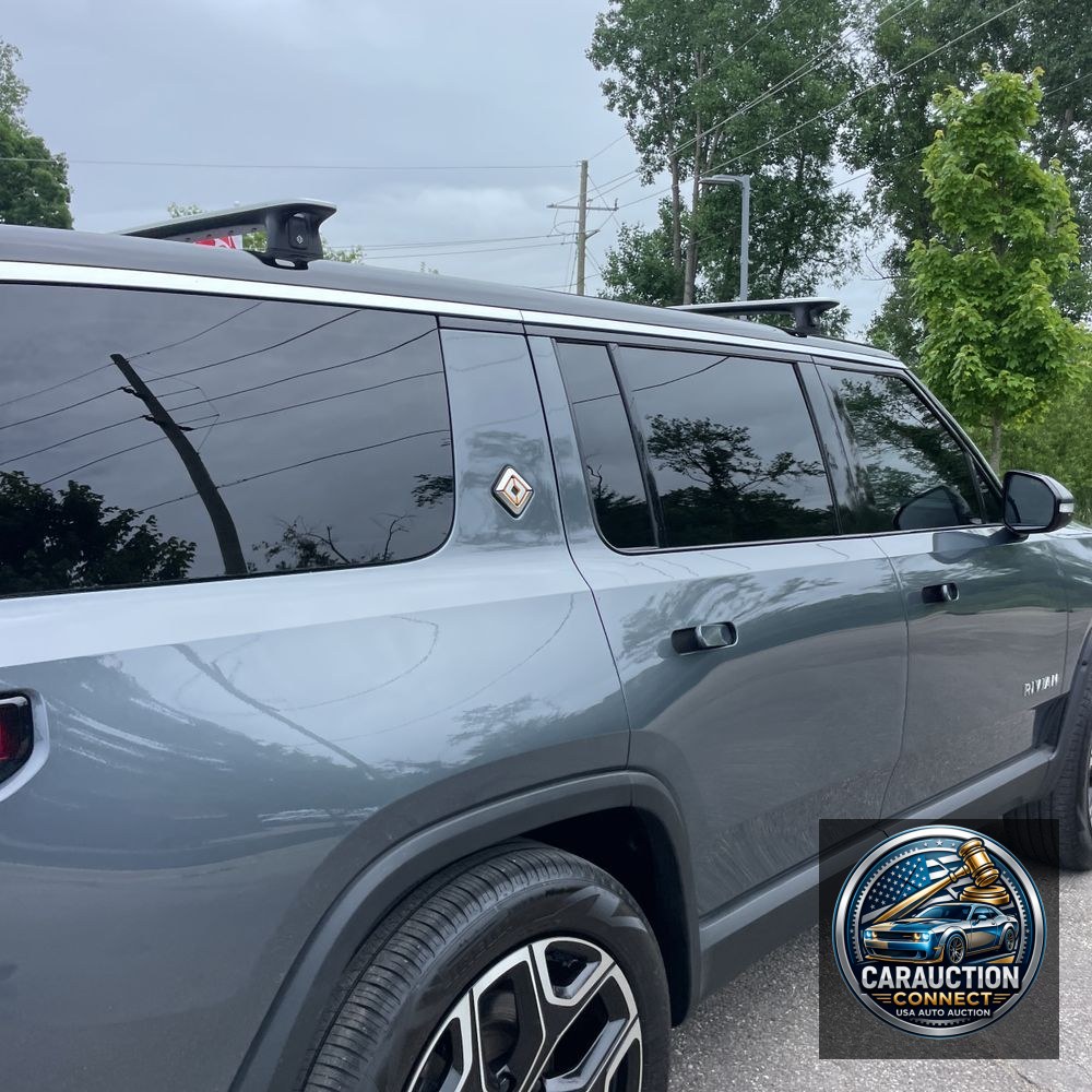 2024 Rivian R1S Adventure Dual-Motor