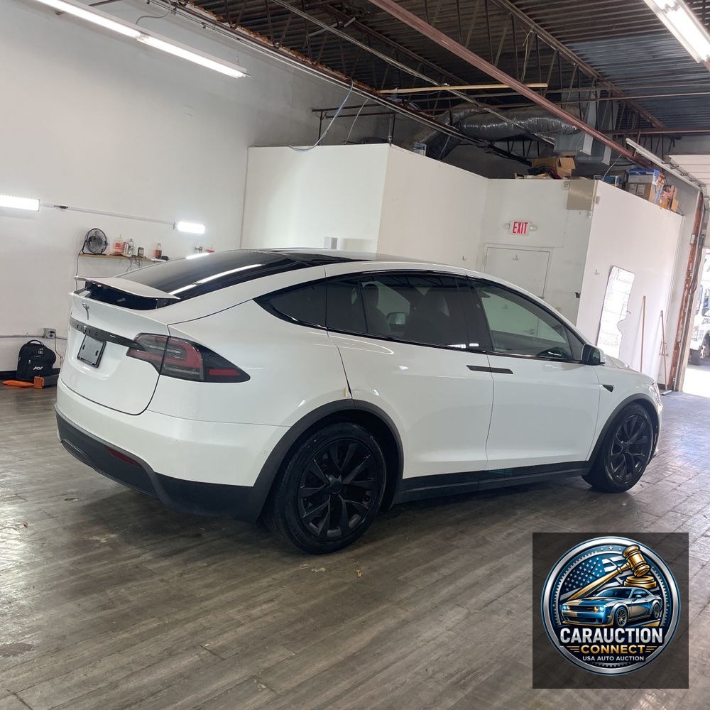 2022 Tesla Model X Standard Range