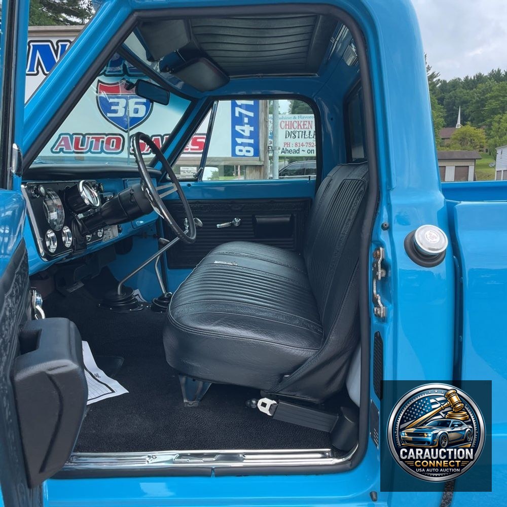 1972 Chevrolet  C10 Custom Deluxe