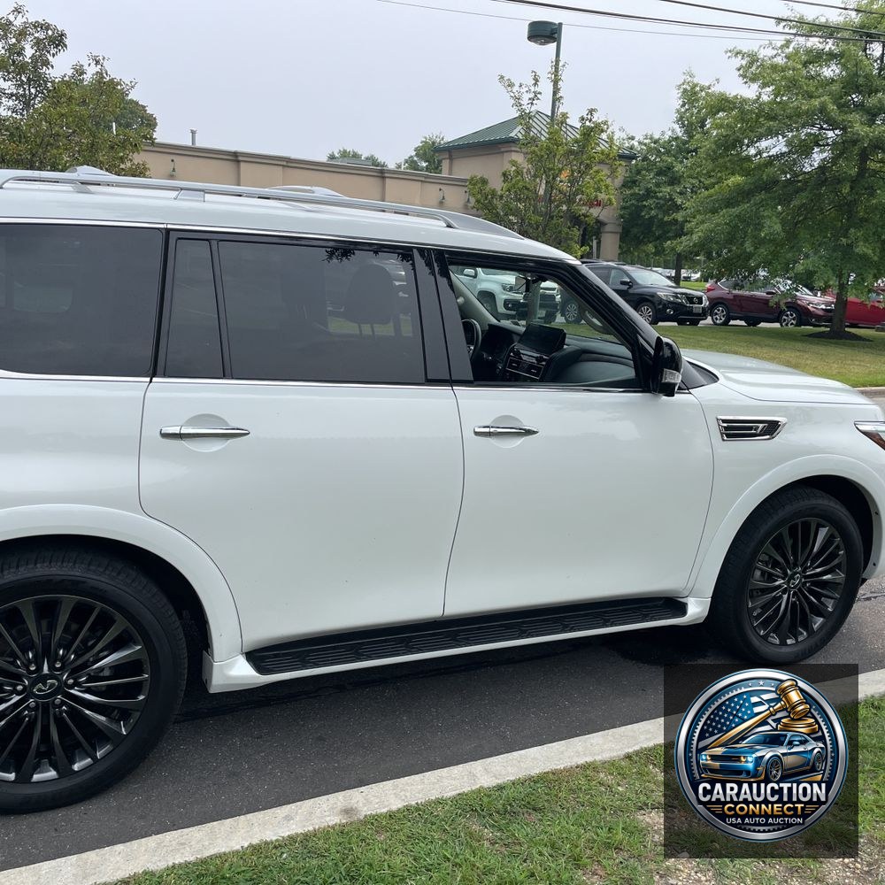 2023 INFINITI QX80 Luxe