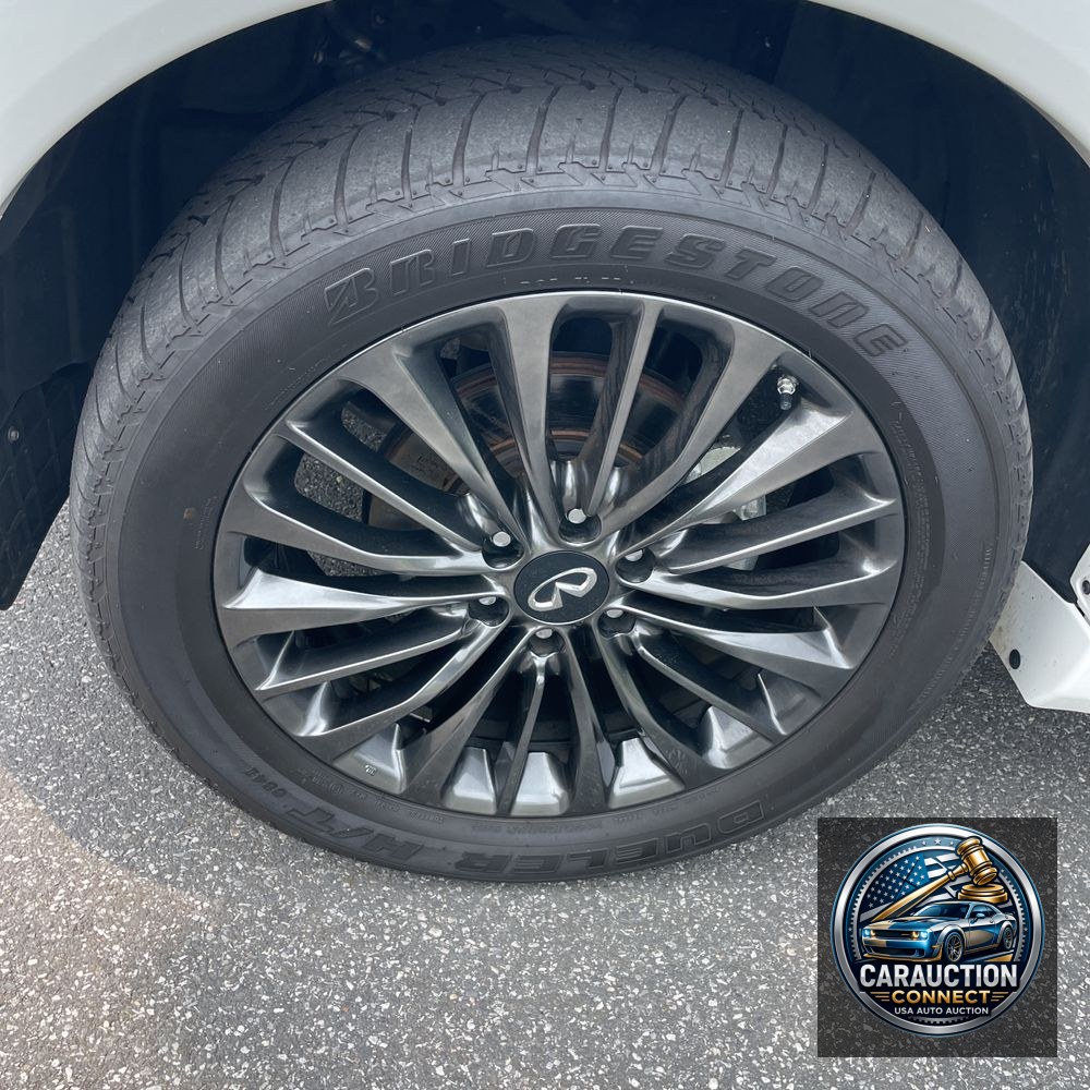 2023 INFINITI QX80 Luxe