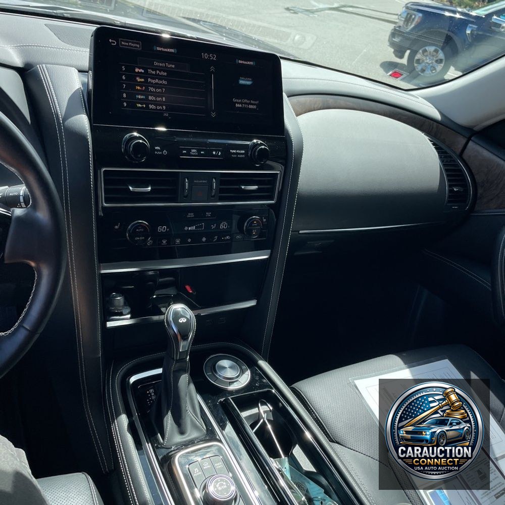 2023 INFINITI QX80 Luxe
