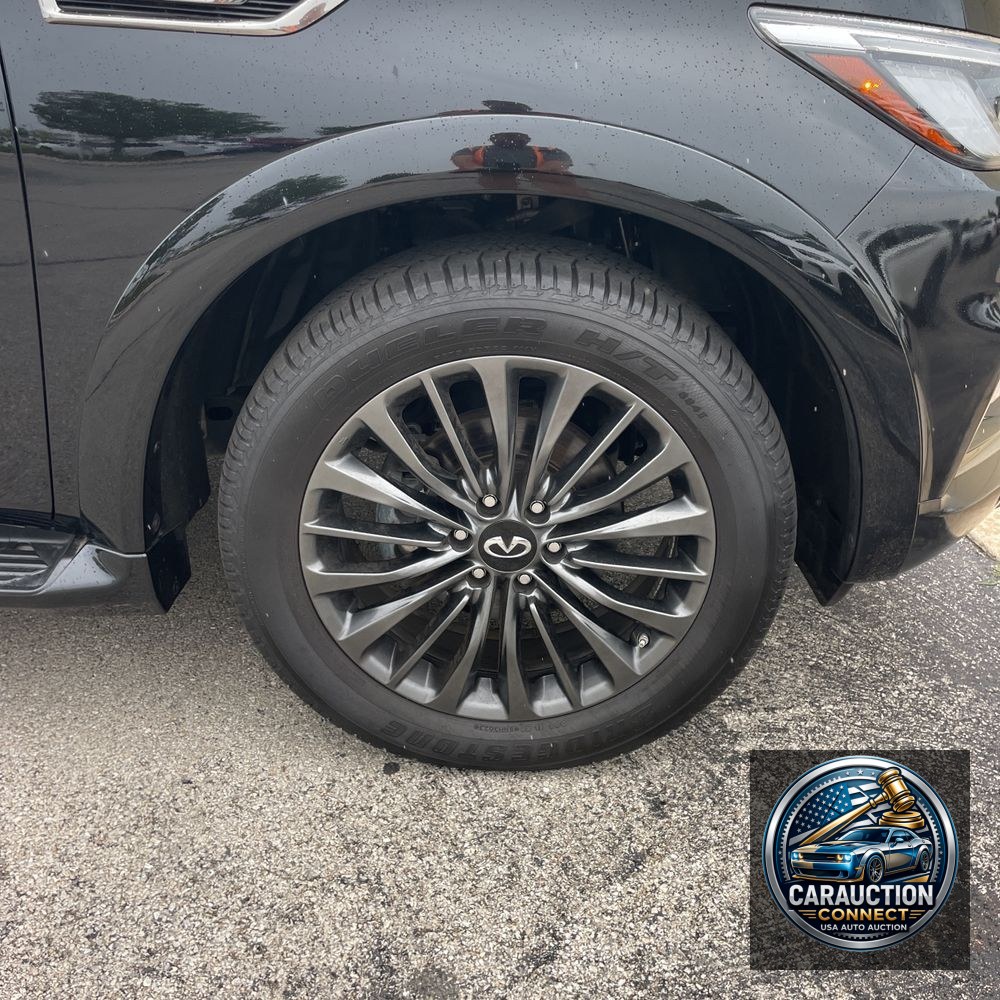 2024 INFINITI QX80 Premium Select