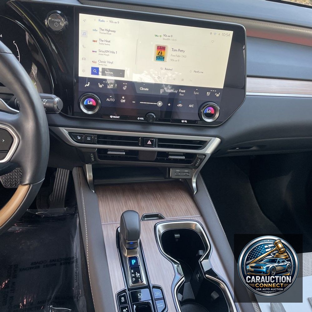 2024 Lexus RX 450h+ Luxury