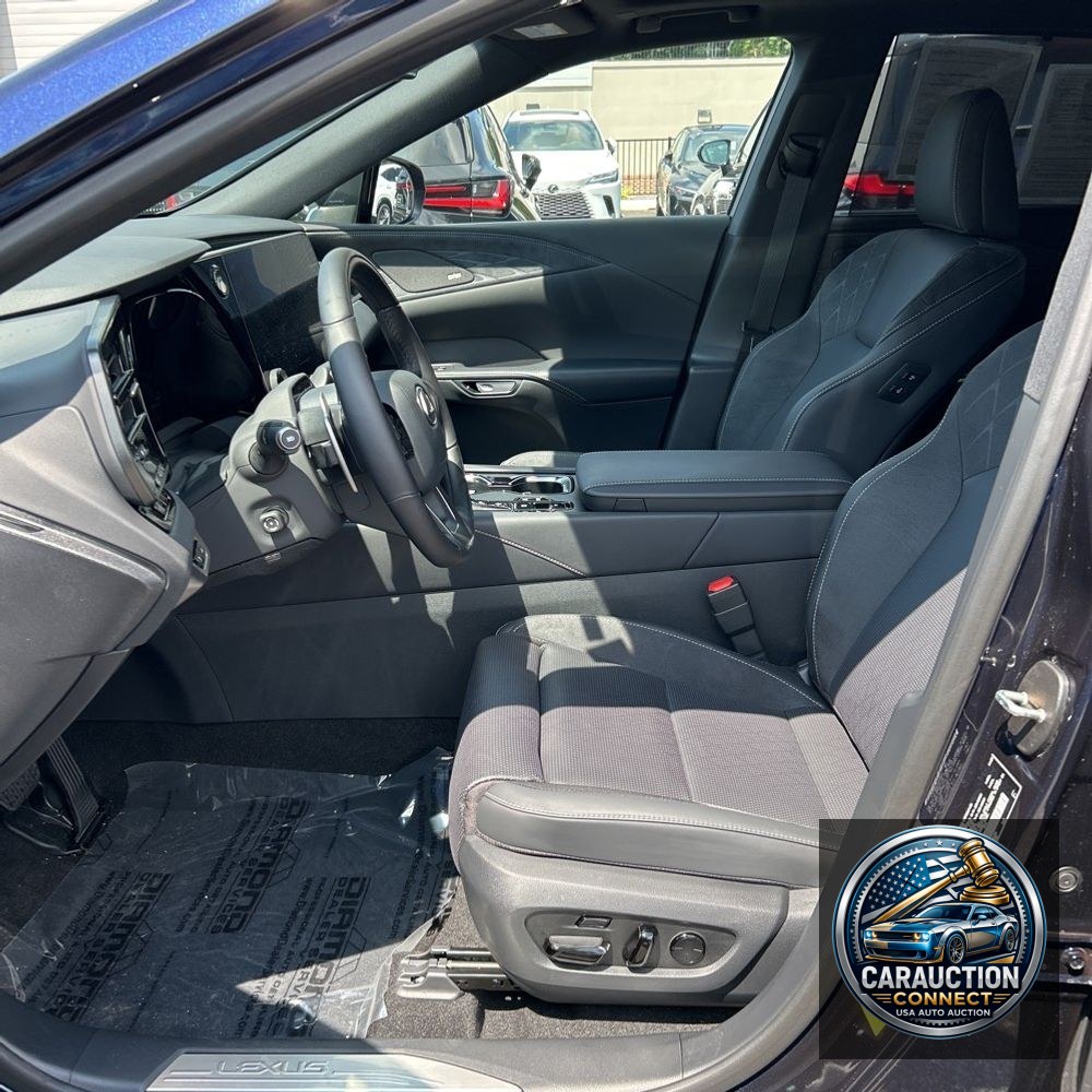 2025 Lexus RX 450h+ Luxury