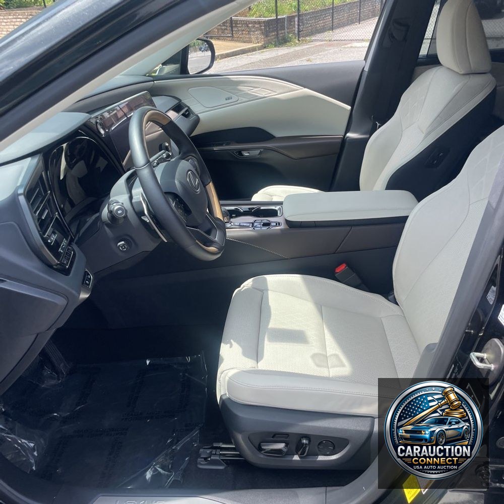 2024 Lexus RX 450h+ Luxury
