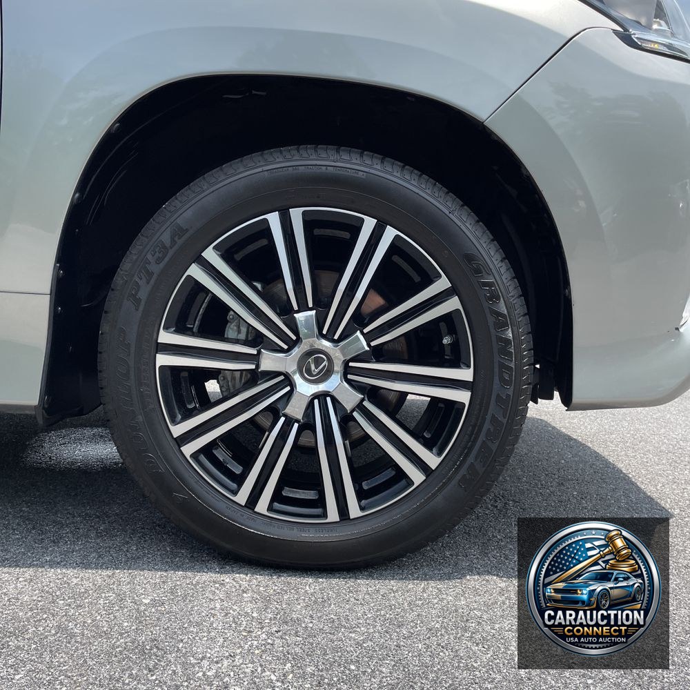 2021 Lexus LX 570 Three-Row