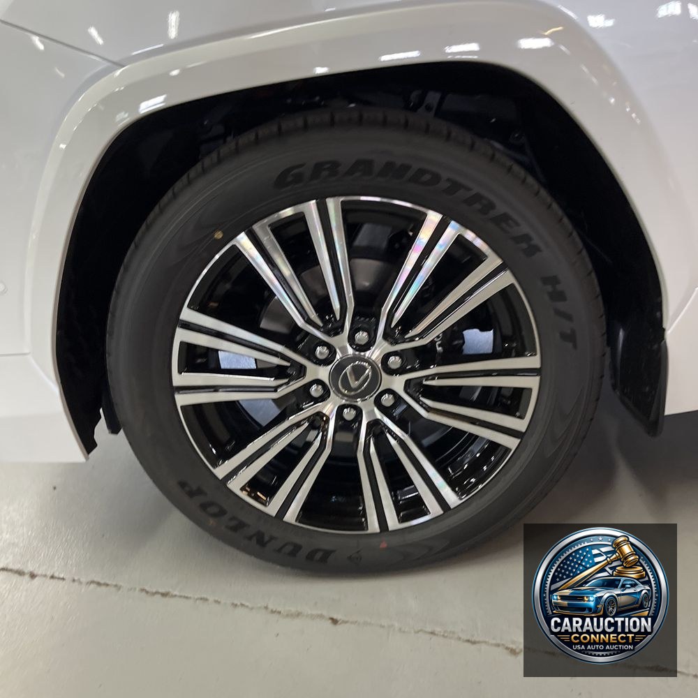 2025 Lexus LX 700h Luxury