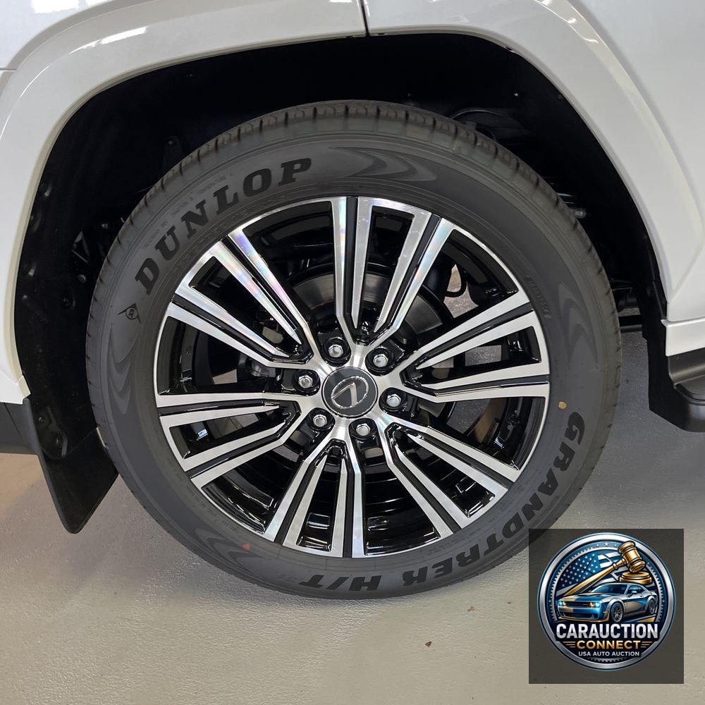 2025 Lexus LX 700h Luxury