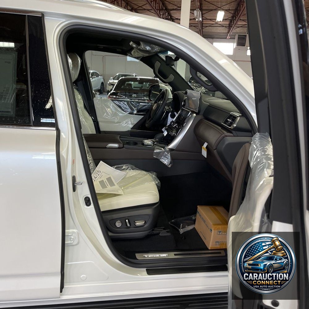 2025 Lexus LX 700h Luxury
