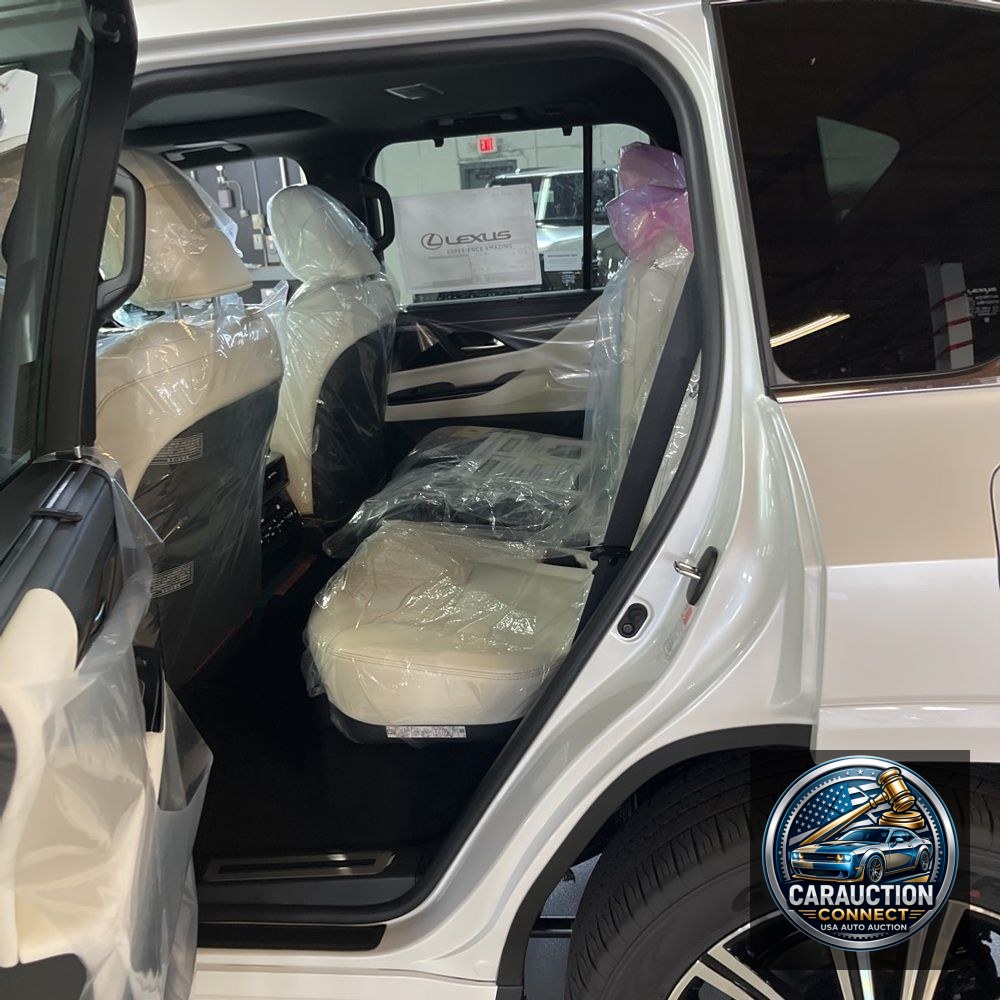 2025 Lexus LX 700h Luxury