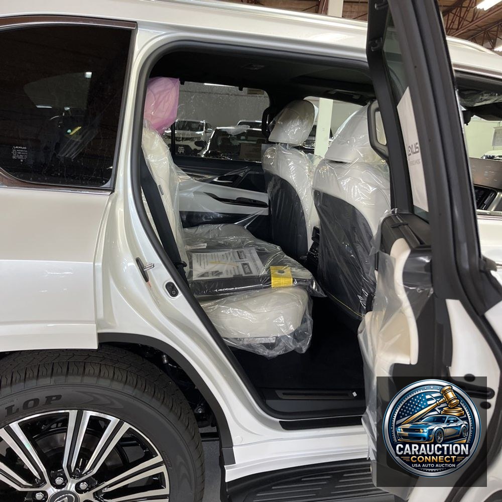 2025 Lexus LX 700h Luxury
