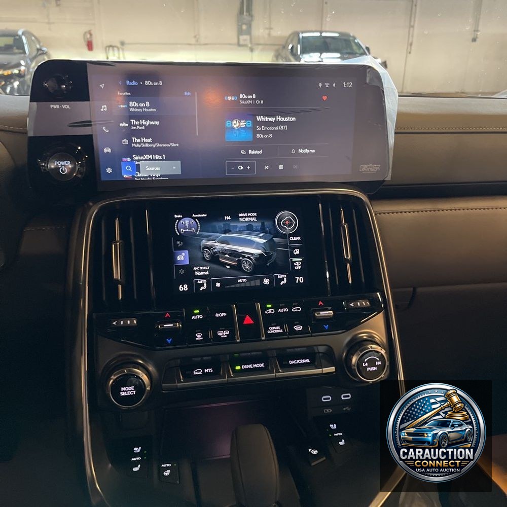 2025 Lexus LX 700h Luxury