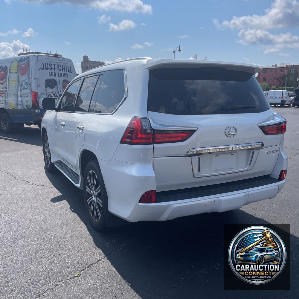 2019 Lexus LX 570 Three-Row