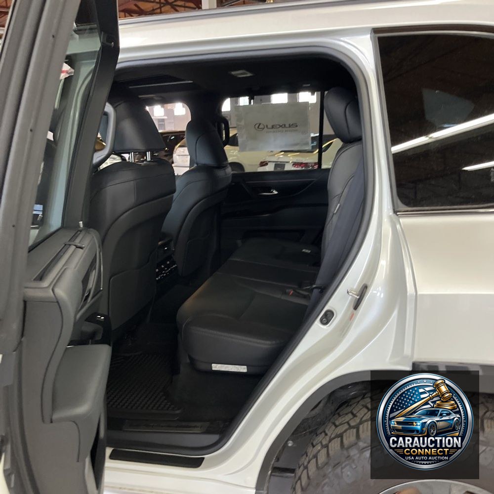 2025 Lexus LX 700h Overtrail