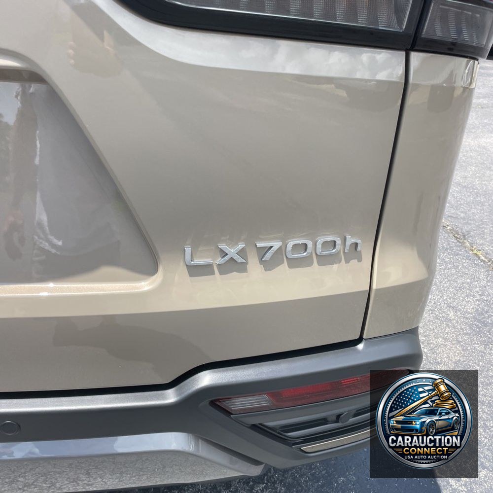 2025 Lexus LX 700h Overtrail